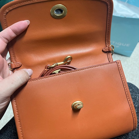 ❌SOLD❌ Coach Kip crossbody - Picture 4 of 8